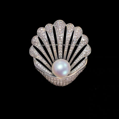 Shell Pearl Brooch